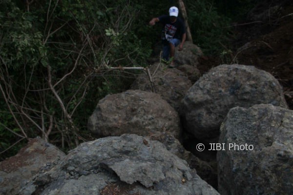Batu-batu dari penambangan Dusun Kradenan Srimulyo, Piyungan, Bantul. (Arief Junianto/JIBI/Harian Jogja)