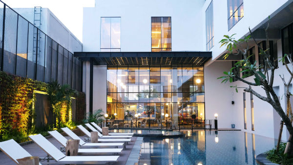 Kolam renang di GAIA Cosmo akan menjadi tempat perhelatan Sunset Spree Poolside PArty pada 20 Mei mendatang. Acara ini bertujuan membantu pengunjung mengurangi kepenatan dari aktivitas sehari-hari. (IST/GAIA Cosmo)