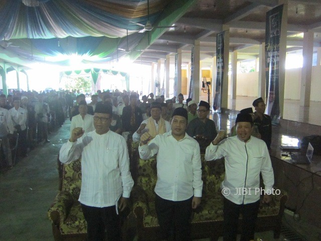 Calon Gubernur Jateng asal PKB, Marwan Jafar (paling depan, dua dari kanan), blusukan ke Pondok Pesantren (Ponpes) Al Barokah di Gunting, Wonosari, Klaten, Sabtu (13/5/2017) siang. (Ponco Suseno/JIBI/Solopos)
