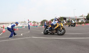 Ujian Slalom saat AH-SRIC 2017 (astra-honda.com)