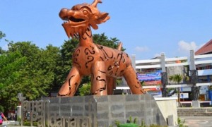 Patung Warak Ngendok di Taman Pandanaran, Kota Semarang, Jateng. (Facebook.com-Toby Grooming)