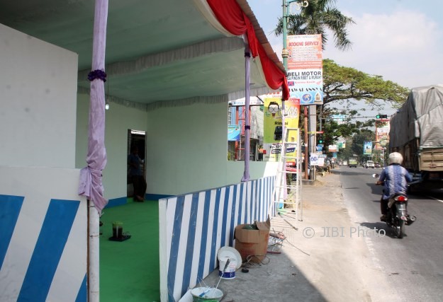 Sebuah posko pam Lebaran berdiri di sisi selatan Jl. Raya Sragen-Ngawi, Pilangsari, Ngrampal, Sragen, Senin (12/6/2017). (Tri Rahayu/JIBI/Solopos)