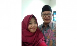 Afi bersama Menteri Agama RI, Lukman Hakim Saifuddin (Facebook Afi Nihaya Faradisa)