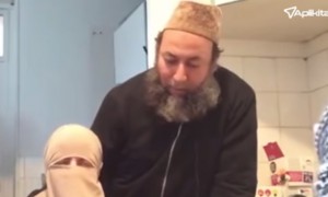 Syekh Ben Halima Abderraouf berdialog dengan jin pemakan otak (Youtube)