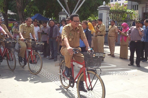 Wakil Wali Kota Jogja, Heroe Poerwadi menelusuri jalur Malioboro dengan sepeda, Rabu (14/6/2017). (Ujang Hasanudin/JIBI/Harian Jogja)