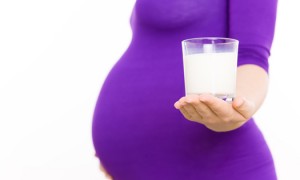 Foto ilustrasi: Selain susu, ibu hamil disarankan mengonsumsi minuman sehat lainnya. (thebabyplanners.co.uk)