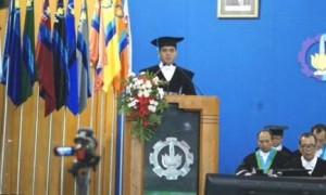 Semin saat dikukuhkan sebagai profesor di Kampus Institut Sepuluh November (ITS) Surabaya, Rabu (26/7/2017). (Istimewa)