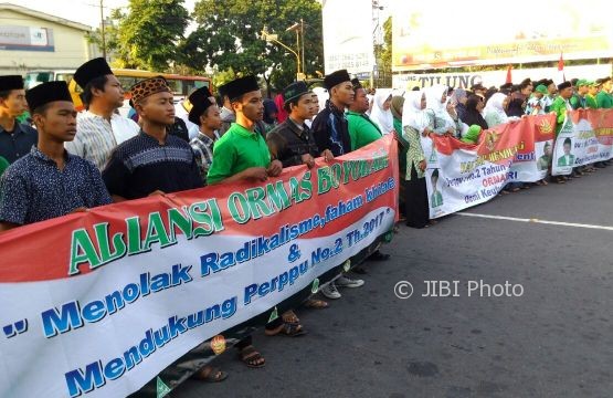 Ratusan warga dari sejumlah ormas di Boyolali berdemo di depan Patung Soekarno, Minggu (30/7/3017) sore. (Aries Susanto/JIBI/Solopos)