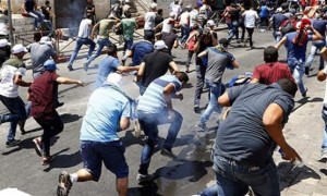 Bentrokan di Masjid Al Aqsa (Hurriyetdailynews.com)