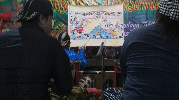Pementasan wayang beber di Dusun Gelaran II, Desa Bejiharjo, Kecamatan Karangmojo, pada Kamis (27/7) (JIBI/Irwan A. Syambudi)