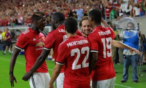 Para pemain Manchester United merayakan gol. (JIBI/REUTERS/Richard Carson)
