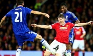 Nemanja Matic (kiri) dan Bastian Schweinsteiger (tengah), dua pemain sepak bola yang lahir pada 1 Agustus. (Zimbio.com)