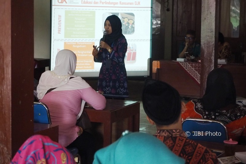 Edukasi keuangan yang digelar Tim Kuliah Kerja Nyata PPM Universitas Gadjah Mada di Desa Banyusoco, Kecamatan Playen, Gunungkidul. (Ist)