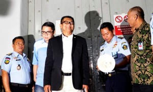 Ketua Pansus Hak Angket KPK Agun Gunandjar Sudarsa (ketiga kiri) berjalan keluar LP Sukamiskin seusai menemui narapidana kasus korupsi, Kamis (6/7/2017). (JIBI/Solopos/Antara/Agus Bebeng)