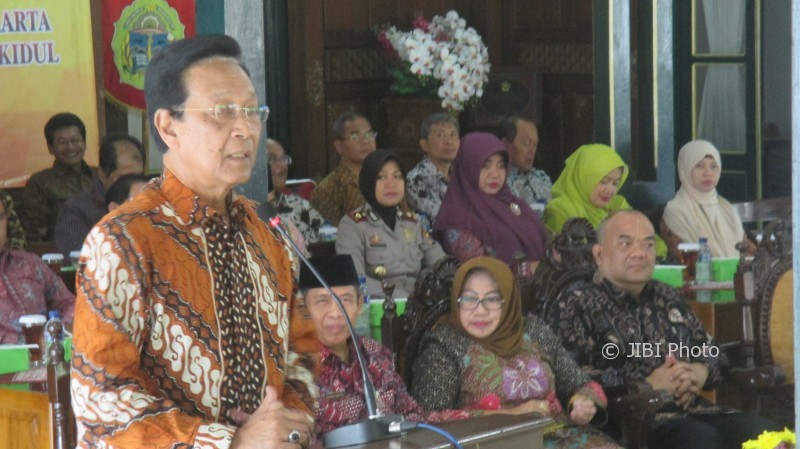 Gubernur DIY, Sri Sultan HB X, bicara mengenai wisata daerah di acara syawalan di Bangsal Sewokoprojo, Kecamatan Wonosari, Kamis (13/7). (JIBI/Harian Jogja/Irwan A. Syambudi)