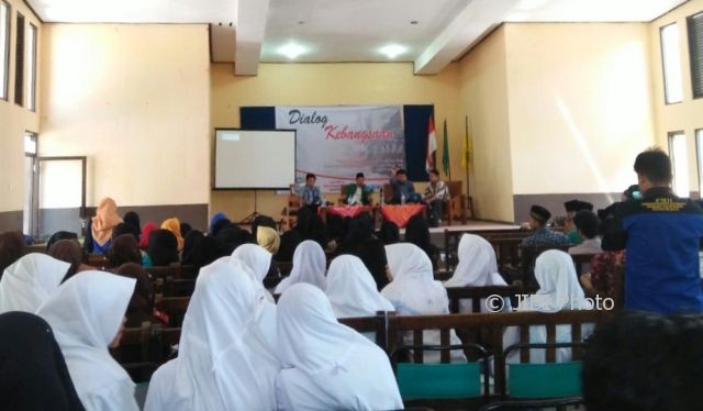 Seratusan peserta mengikuti Dialog Kebangsaan untuk menangkal gerakan radikalisme yang diselenggarakan PMII Komisariat IAIN Ponorogo, Senin (31/7/2017). (Abdul Jalil/JIBI/Madiunpos.com)