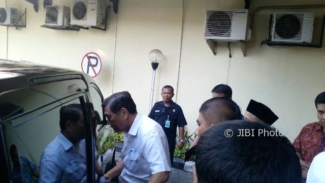 Menteri Koordinator Bidang Kemaritiman, Luhut Panjaitan (kiri), di RS Kasih Ibu, Purwosari, Laweyan, Solo, Rabu (19/7/2017). (Muhammad Ismail/JIBI/Solopos)