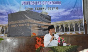Rektor Undip Prof Jos Yohan Utama saat memberi sambutan dalam acara pelepasan jemaah haji asal Undip di Masjid Undip, Semarang, Senin (31/7/2017). (JIBI/Semarangpos.com/Istimewa-Humas dan Media Undip)