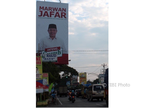 Baliho bakal calon gubernur Jateng Marwan Jafar berdiri di simpang empat Pilangsari, Ngrampal, Sragen, Senin (31/7/2017). (Tri Rahayu/JIBI/Solopos)