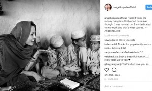 Angelina Jolie berkerudung (Instagram @angelinajolieofficial)