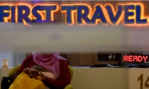 Warga menunggu mengurus refund terkait permasalahan umrah promo di Kantor First Travel, Jakarta Selatan, Rabu (26/7/2017). (JIBI/Solopos/Antara/Sigid Kurniawan)