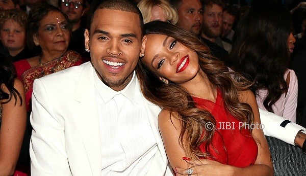 Chris Brown dan Rihanna (Pictagram)