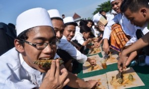 Ilustrasi gemar makan ikan. (JIBI/Solopos/Antara/Syaiful Arif)