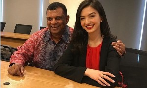 Raline Shah dan Tony Fernandes (Instagram @tonyfernandes)