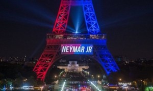 Sambutan kepada Neymar Jr di Menara Eiffel (Bbc.co.uk)