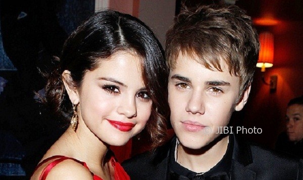 Selena Gomez dan Justin Bieber (Usmagazine.com)