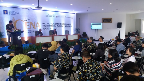 Peserta CENA 2017 tengah menyimak ceramah oleh Prof. Kim Don-Choon dari Sungkonghoe University Korea di Gedung Moh. Hatta, Kampus Terpadu UII, Jumat (4/8/2017). (Sunartono/JIBI/Harian Jogja)