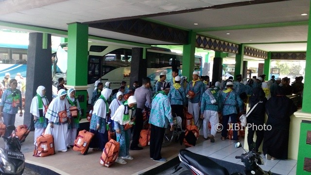 Ratusan calhaj asal Gunungkidul Daerah Istimewa Yogyakarta (DIY) tiba di Asrama Haji Donohudan, Ngemplak, Boyolali, Kamis (3/8/2017). (Muhammad Ismail/JIBI/Solopos)