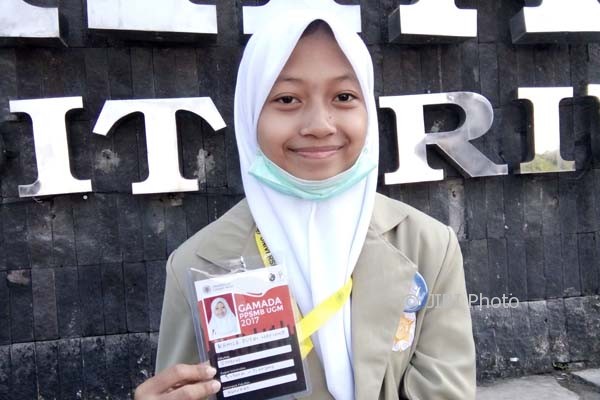Kamila Putri Hanisa mahasiswi baru asal sidoarjo15 tahun, mahasiswi termuda di UGM Jogja, Senin (7/8/2017). (Abi Mufti/JIBI/Harian Jogja)