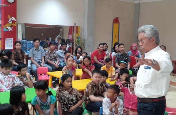 Ahli Gunung Api, Surono bernostalgia di SMA Bhinneka Tunggal Ika (BTI), Jetis, Jogja, Selasa (1/7/2017). (Ujang Hasanudin/JIBI/Harian Jogja)
