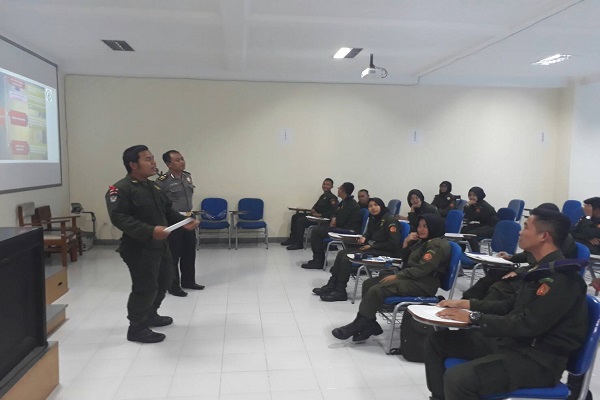 Siswa peserta KDS Satmenwa UII mempresentasikan tugas yang diberikan pemateri. (IST-Satmenwa UII)