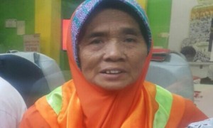 Murip, pemulung asal Lamongan naik haji tahun 2017. (Antara)