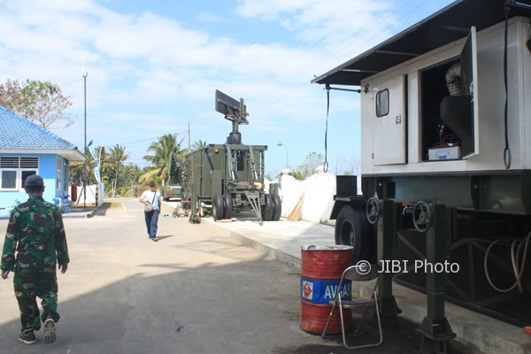 Uji coba operasional radar baru sudah dilakukan selama sepekan di Satradar 215/Congot, Desa Jangkaran, Temon, Kulonprogo, Selasa (1/8/2017). Radar buatan Denmark tersebut diharapkan dapat mendukung operasional bandara New Yogyakarta International Airport (NYIA). (Rima Sekarani/JIBI/Harian Jogja)