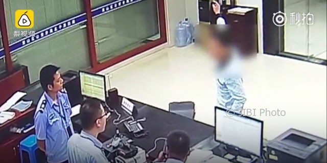 Demi bohongi istri, seorang pria mengaku kerampokan (Shanghaiist)