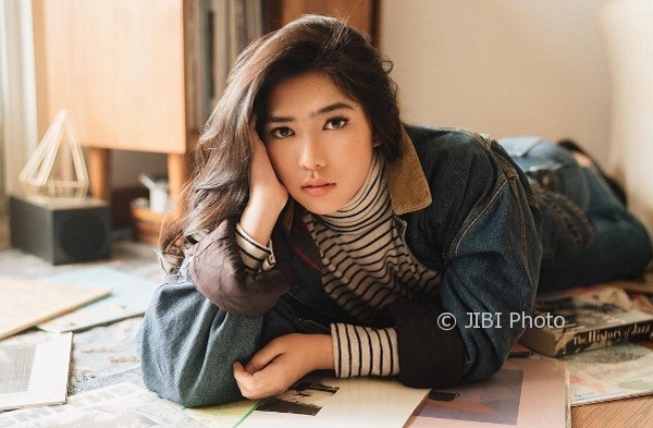 Isyana Sarasvati (Instagram @isyanasarasvati)