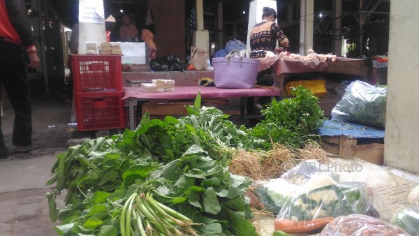 Beragam sayuran hijau dijual di Pasar Jangkang, Ngemplak, Sleman, Senin (2/10/2017). Diprediksi sayuran seperti kangkung, bayam, dan sawi akan mengalami kenaikan harga memasuki musim hujan ini. (Bernadheta Dian Saraswati/ JIBI/ Harian Jogja)