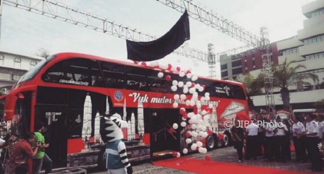 Peluncuran bus wisata di Balai Kota Semarang, Jl. Pemuda, Sekayu, Kecamatan Semarang Tengah, Kota Semarang, Jateng, Senin (2/10/2017). (Instagram-@hendrarprihadi)