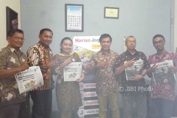 Pengurus DPD Persaudaraan Agus Sejagat (PAS) berfoto saat berkunjung ke Harian Jogja, jumat (13/10/2017). (Nina Atmasari/JIBI/Harian Jogja)