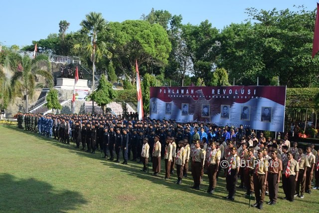 Puluhan orang dari berbagai elemen mengikuti upacara peringatan Hari Kesaktian Pancasila tahun 2017 di Monumen Kresek, Kecamatan Wungu, Madiun, Minggu (1/10/2017) pagi. (Istimewa/Pemkab Madiun)
