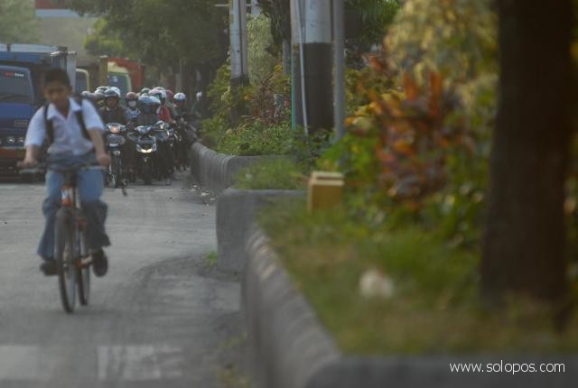 TEMBOK TAMAN