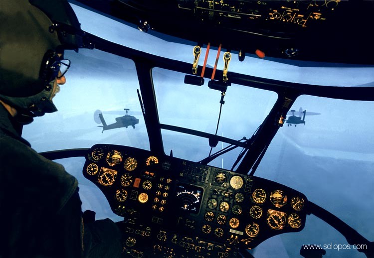 BUATAN DALAM NEGERI -- Simulator helikopter seperti dalam ilustrasi ini sudah bisa dibuat sendiri oleh Indonesia dengan melibatkan sejumlah pihak luar. Ke depan, simulator untuk pesawat tempur canggih Sukhoi juga akan dibuat sendiri. (ruag.ch)