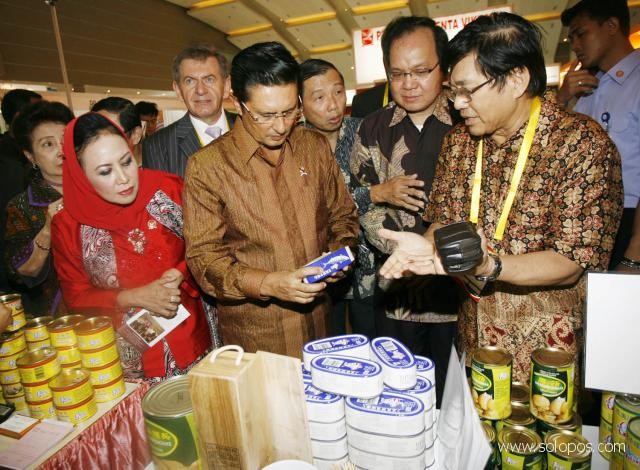 MAKANAN KALENG