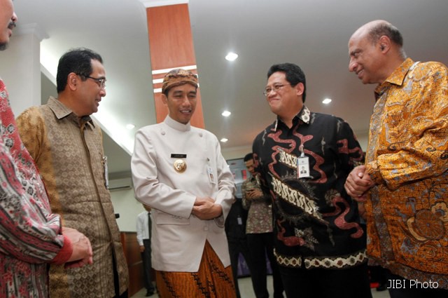BANK JABAR BANTEN Target Raup Dana Rp105 M