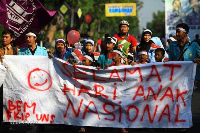 HARI ANAK NASIONAL: Mahasiswa Tuntut Kebijakan Pro Anak
