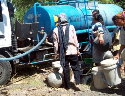 Dapat Bantuan Air, Puluhan Warga Glagah Hemat Ngangsu 2 Hari