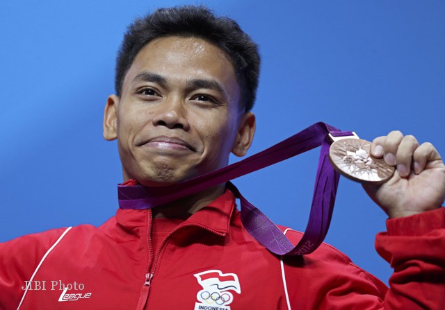 OLIMPIADE 2012: Medali Pertama Indonesia dari Anak Tukang Becak…